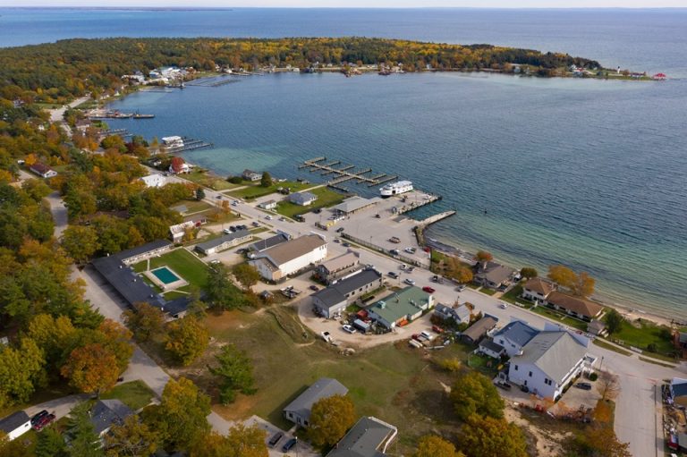 Beaver Island Restaurants, a guide to food and drinks